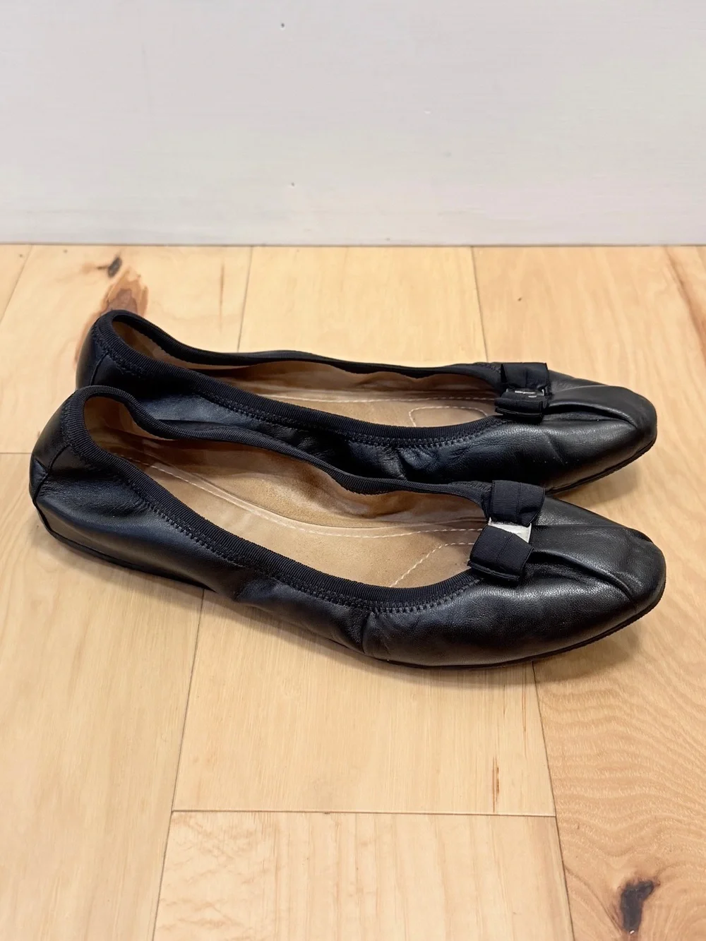 Salvatore Ferragamo Women’s My Joy Black Leather Ballet Flats